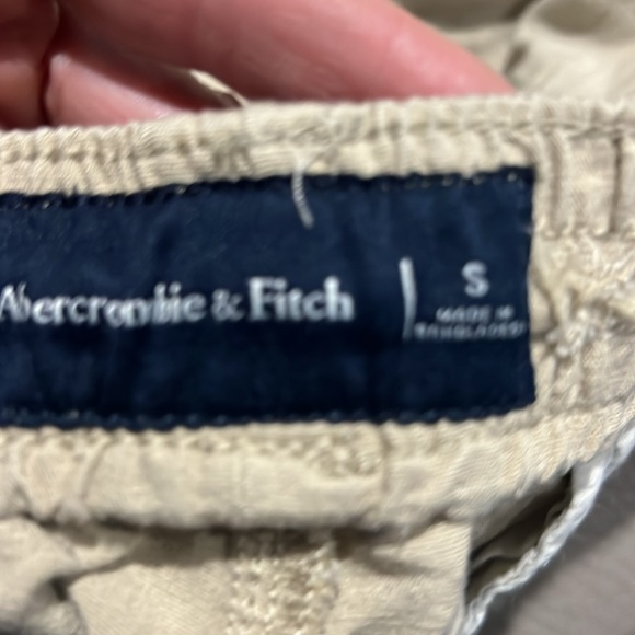 Abercrombie & Fitch elastic waist khaki shorts, size small. - Picture 3 of 4